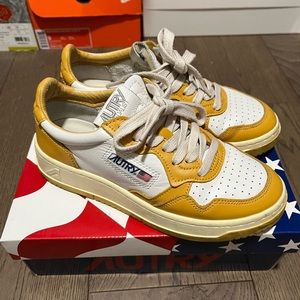 Autry Yellow Medalist Sneakers